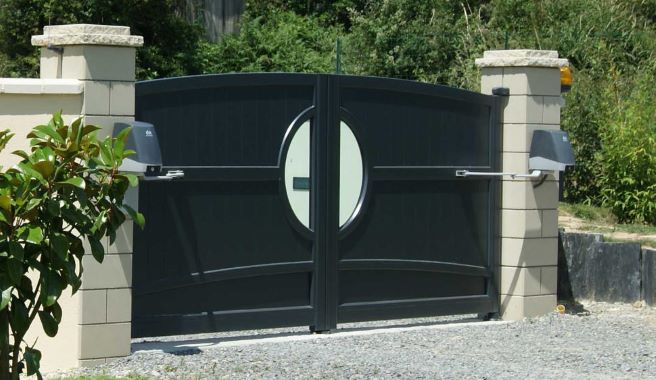 portail-moteur-a-bras